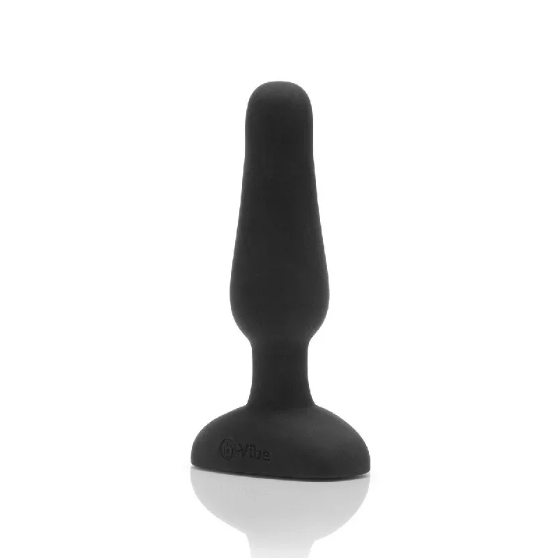 b-vibe-novice-plug-remote-control-vibrating-anal-toy