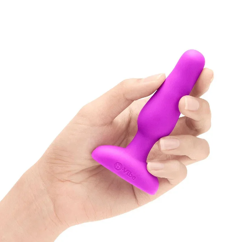 b-vibe-novice-plug-remote-control-vibrating-anal-toy