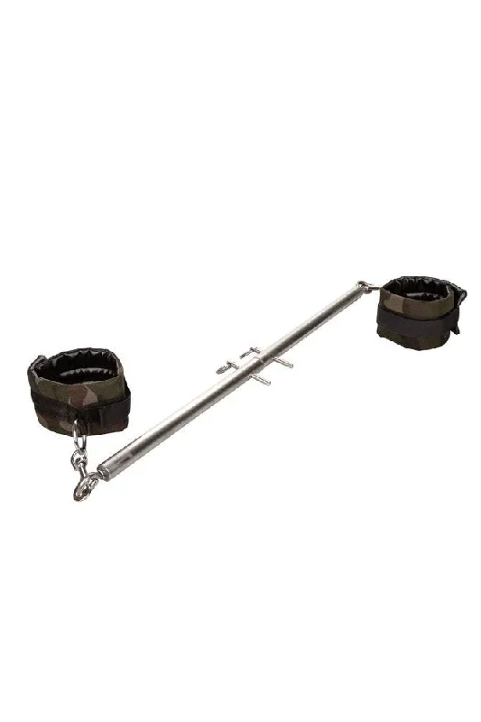 cal-exotics-colt-camo-spread-em-spreader-bar