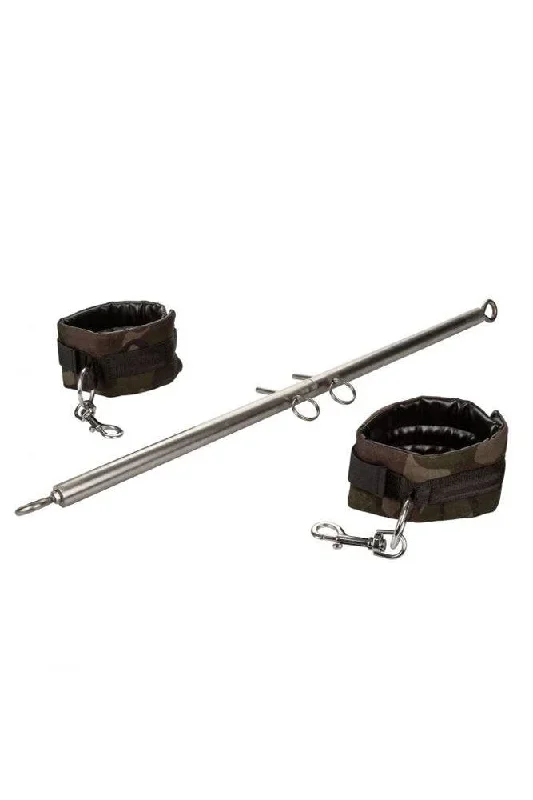 cal-exotics-colt-camo-spread-em-spreader-bar