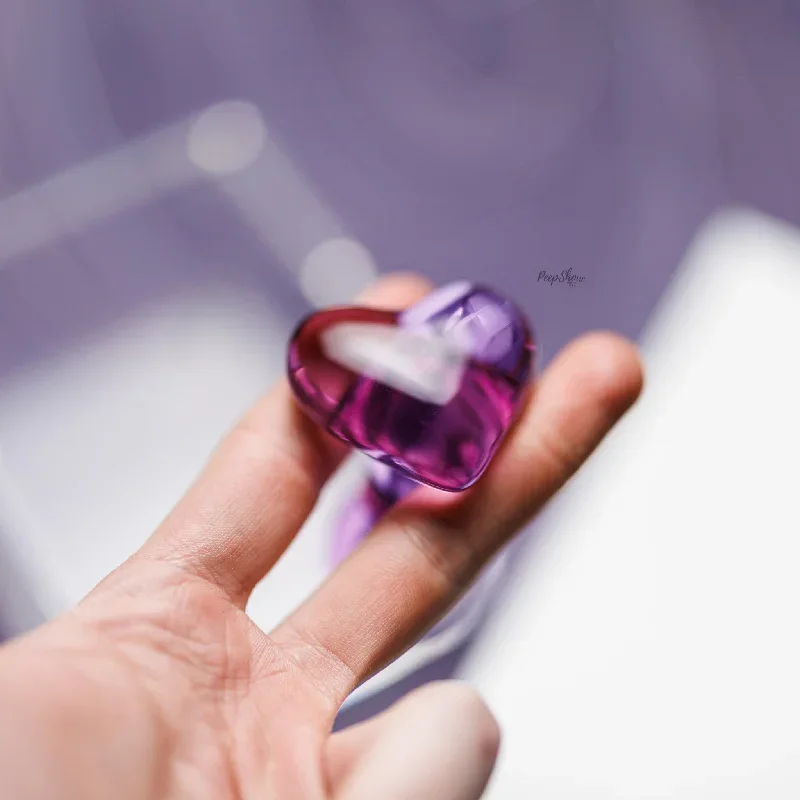 crystal-glass-heart-plug