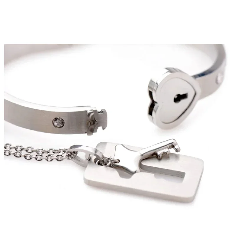 master-series-cuffed-locking-bracelet-and-key-necklace