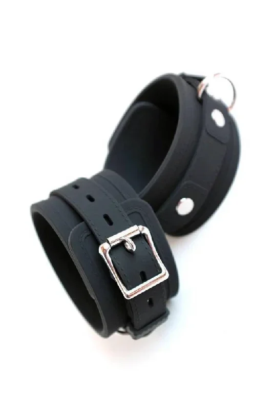 Stockroom - Locking Silicone Ankle Cuffs - Black/Silver