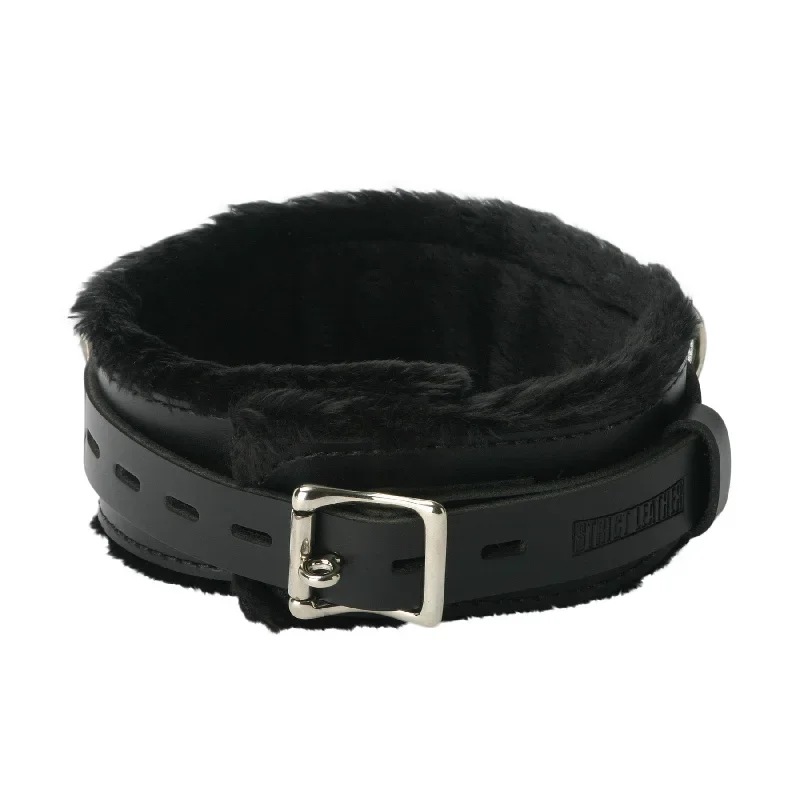 strict-leather-premium-fur-lined-locking-collar