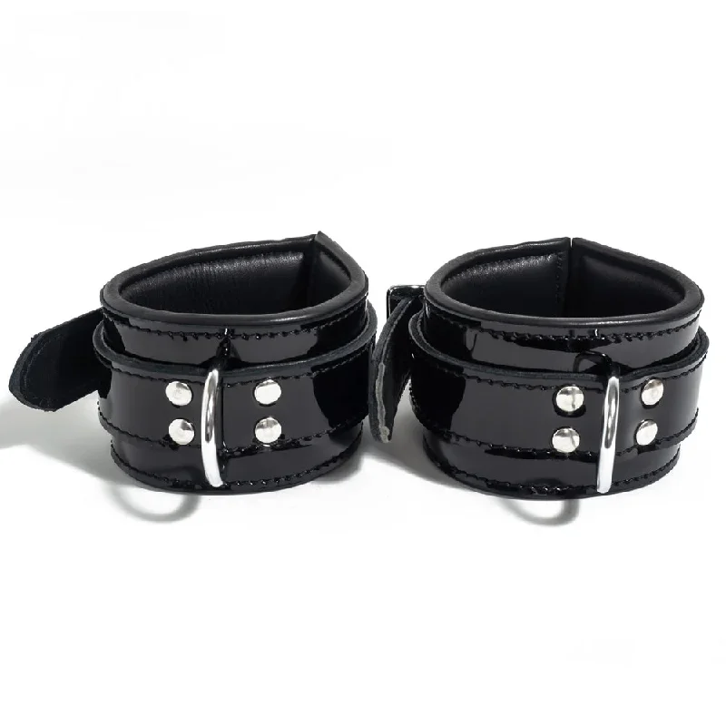 zorba-lockable-patent-leather-wrist-cuffs